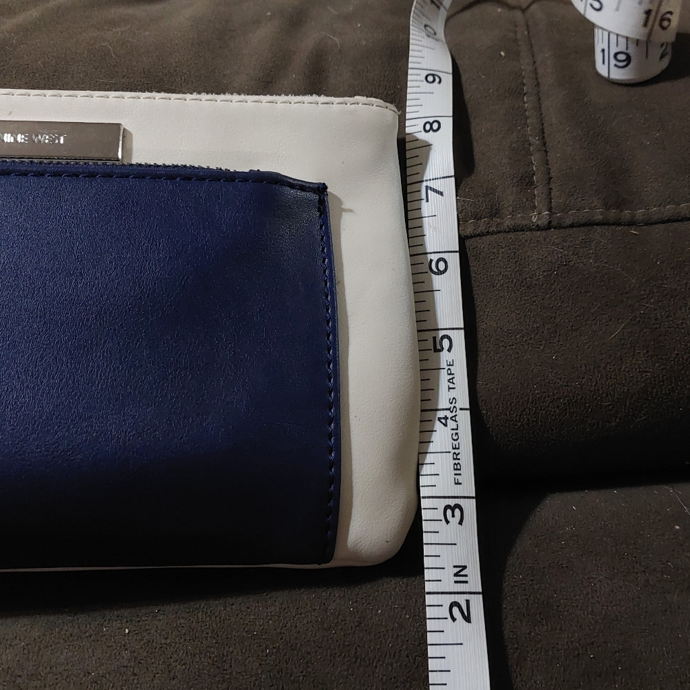 Nine West Navy & Cream Wristlet - Picture 8 of 8
